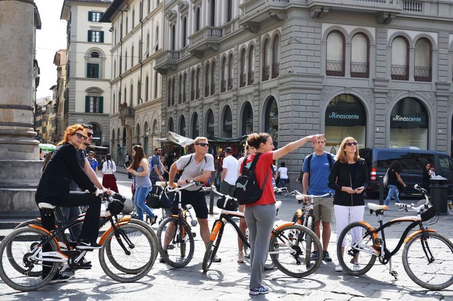 Florence: City Highlights Bike Tour - Piazza della Repubblica and Via de’ Tornabuoni