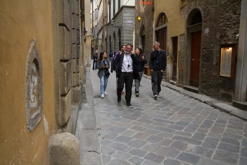 Florence: City Highlights Walking Tour + Wine Windows Option - Walking in the Footsteps of Michelangelo and Leonardo