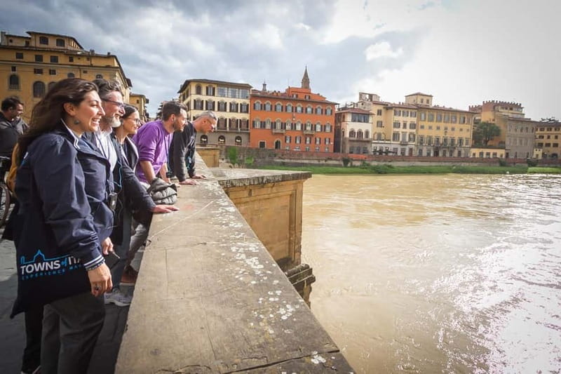 Florence: City Highlights Walking Tour + Wine Windows Option - Starting Under the Arches at Piazza della Repubblica