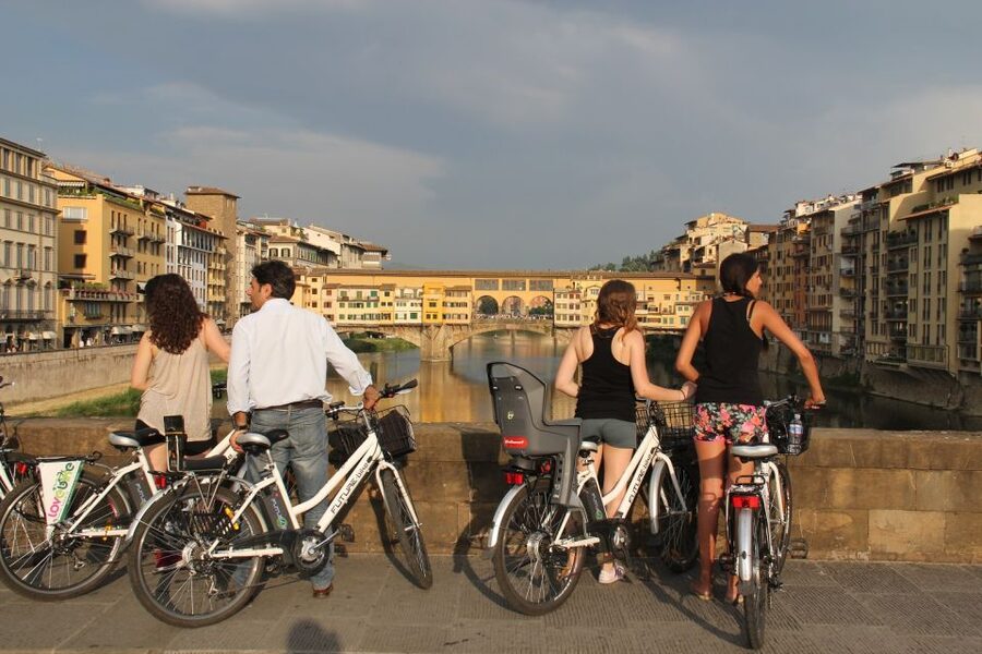 Florence: City Sightseeing Guided Bike Tour - The Duomo, Piazza della Repubblica, and a gelato stop