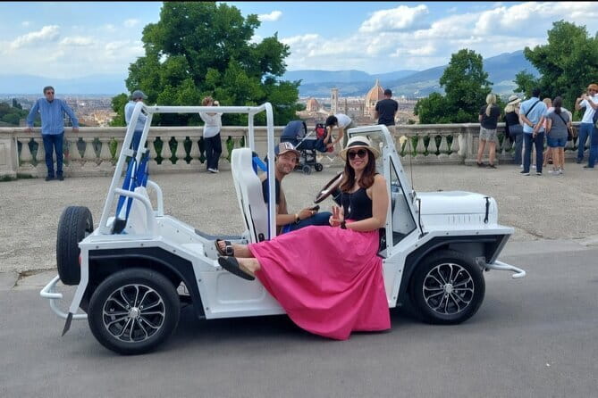 Florence City Tour in Vintage Car - What the three-person limit means