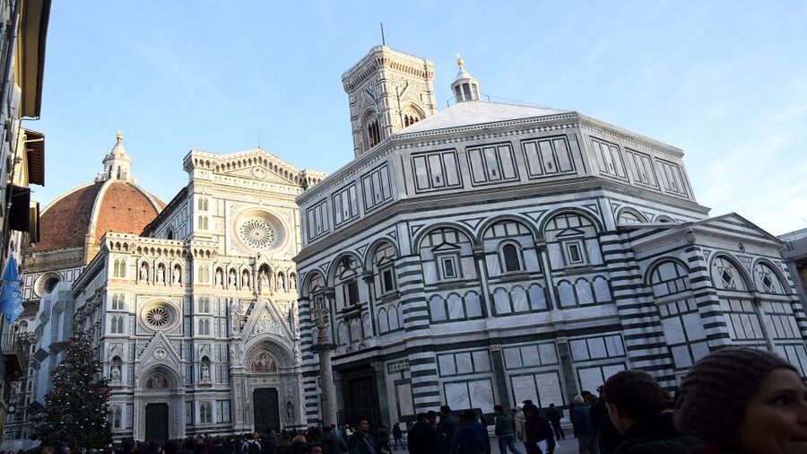Florence: City Walking Tour and Uffizi Gallery Visit - What the small group changes