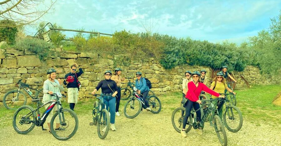 Florence: Country Ebike tour + Wine tasting in organic farm - Leaving Florence for the Tuscan Hills