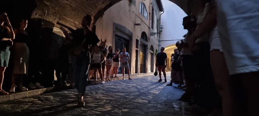 Florence: Dark Mysteries and Legends Guided Walking Tour - Narrow streets, old stories, and the Monster of Florence