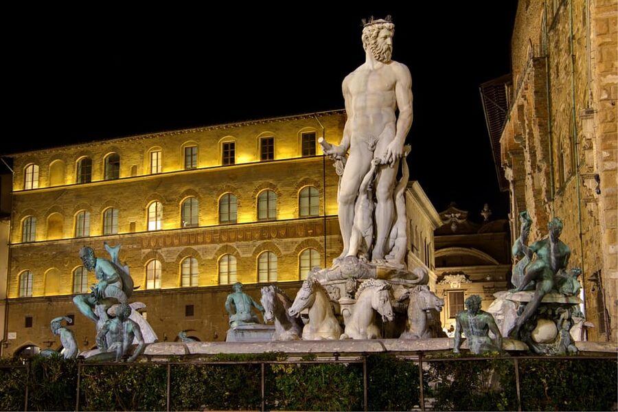 Florence: Dark Secrets & Scandals Evening Walking Tour - Meeting at Palazzo Strozzi