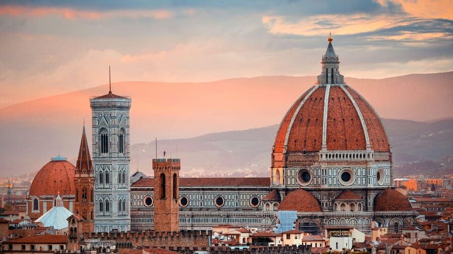 Florence: Duomo Cathedral Guided Tour with Fast-Track Entry - Meeting the guide near the Misericordia Museum