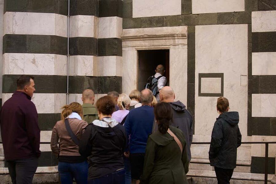 Florence: Duomo Dawn Entry with Key Holder & Dome Climb Tour - Who will enjoy this morning most