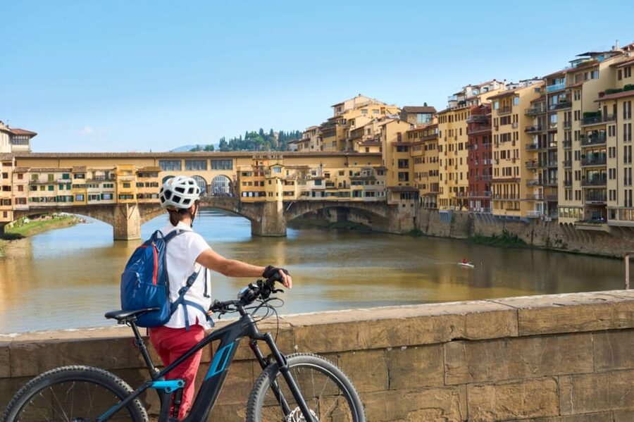 Florence:E-Bike City Tour with stop at Piazzale Michelangelo - The Duomo and Florence’s central squares