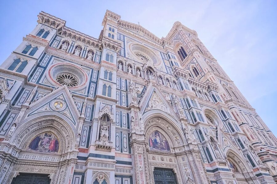 Florence:E-Bike City Tour with stop at Piazzale Michelangelo - Leaving the center for the Florentine hills
