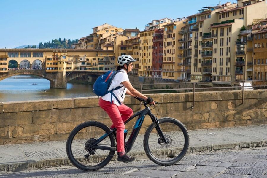 Florence:E-Bike City Tour with stop at Piazzale Michelangelo - The reward at Piazzale Michelangelo