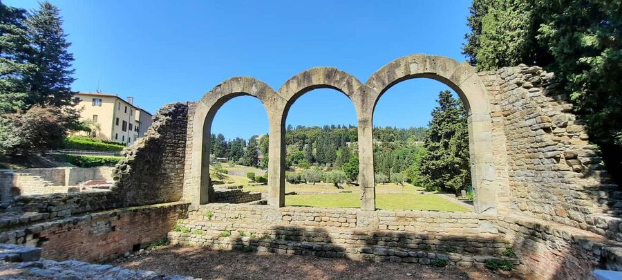 Florence: E-Vespa Rental with Smartphone Tour and Tasting - Following the smartphone route
