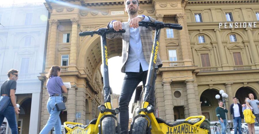 Florence: Electric Scooter Tour with Guide - Florence from a scooter seat