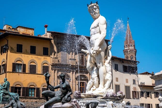 Florence - Express Uffizi Gallery and Leonardo da Vinci Museum - Entering the Uffizi with a plan