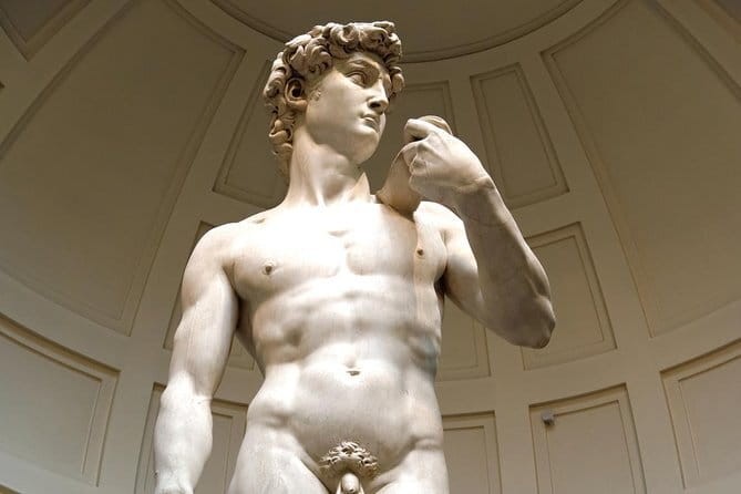 Florence - Express Uffizi Gallery and Leonardo da Vinci Museum - Why the Uffizi’s building is part of the experience
