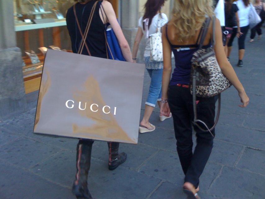 Florence: Fashion Private Tour with Museum Visits - Piazza della Signoria adds Florence’s historic setting