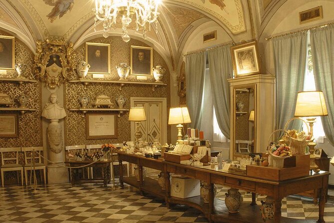 Florence Fashion Tour: Gucci, Ferragamo & the Officina Profumo - The gelato stop needs a little caution