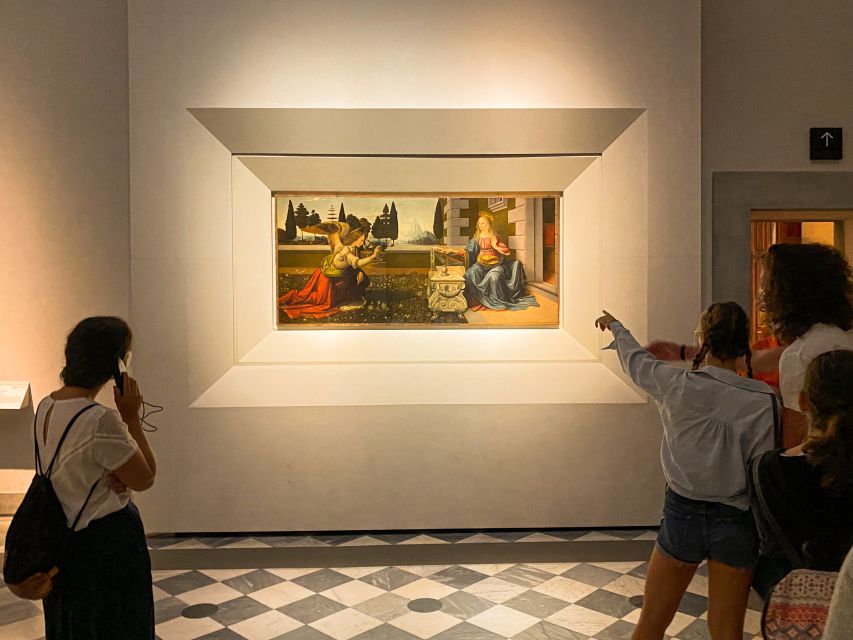 Florence: Fast-track Uffizi Gallery Hosted Tickets - Entering the Uffizi without the ticket line