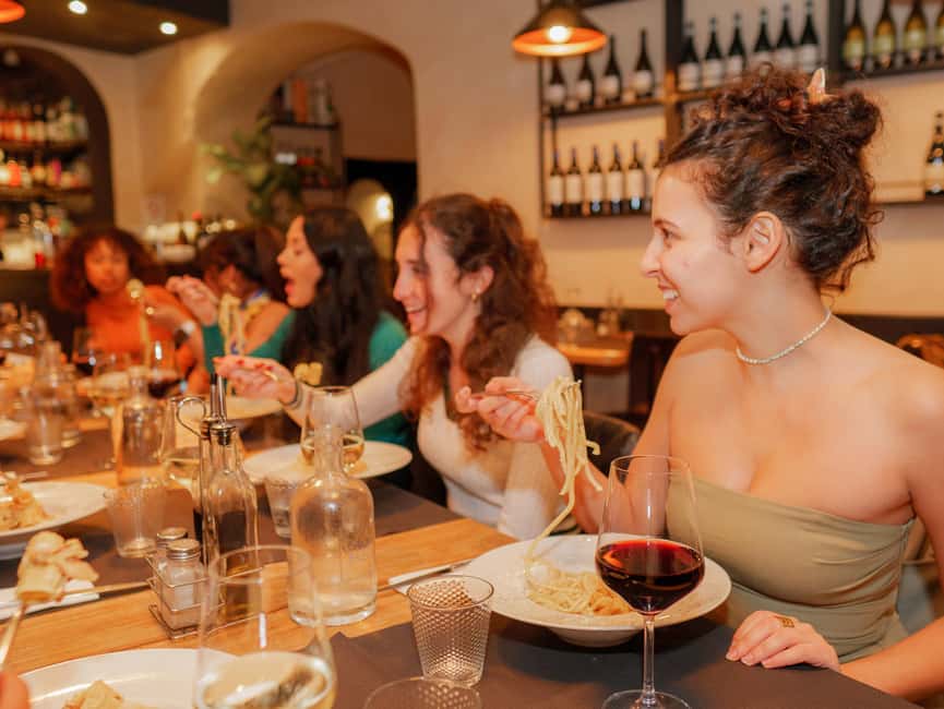 Florence: Flavours of Tuscany Food Tour - Traditional Florentine dishes, one stop at a time