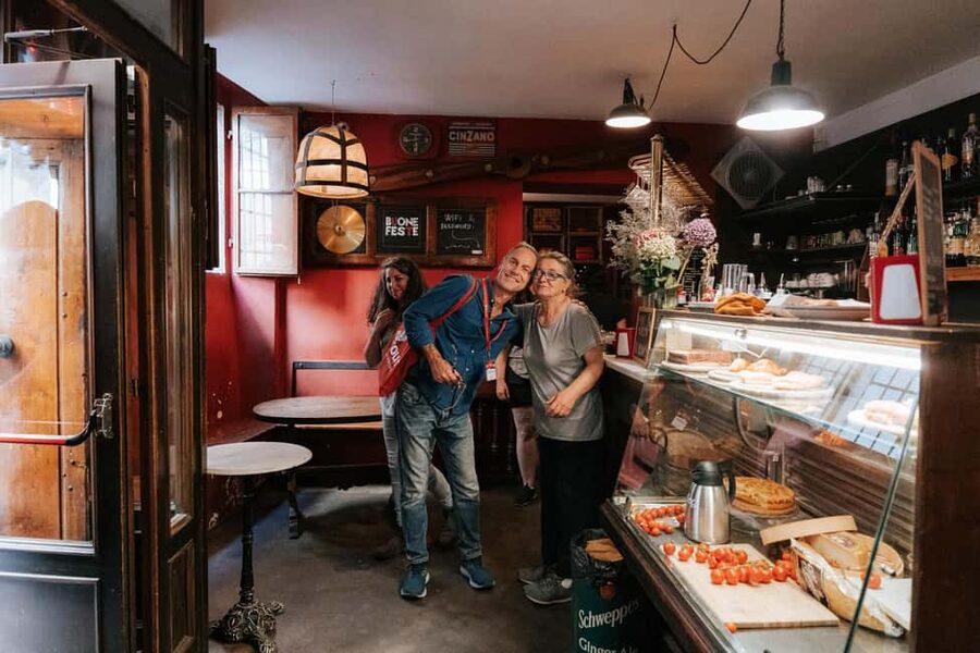 Florence: Food & Wine Tour in Oltrarno Neighborhood - I’ Vinaino di San Frediano adds schiacciata and a Negroni lesson