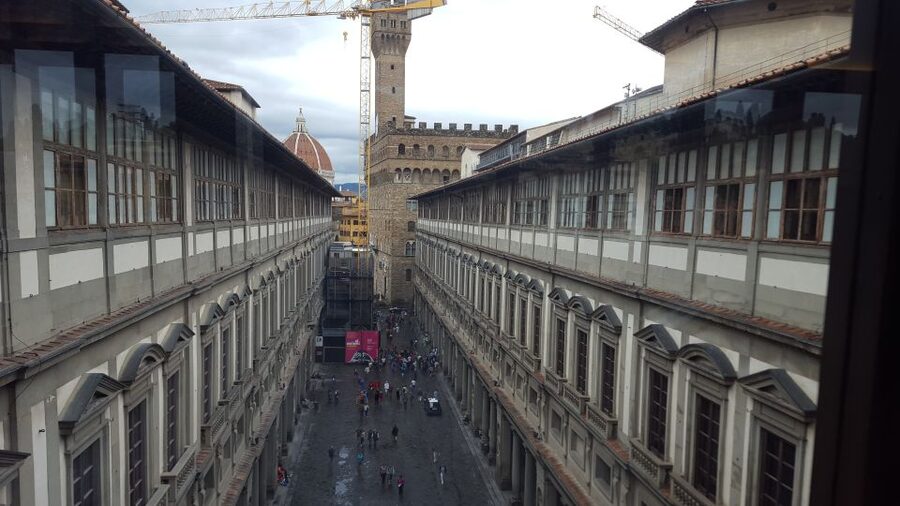 Florence: Full-Day Tour with Uffizi and Accademia Gallery - Ponte Vecchio and the city between museums