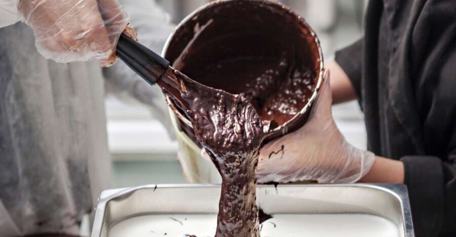 Florence: Gelato Making Class - A family-run setting near I Gelati del Bondi
