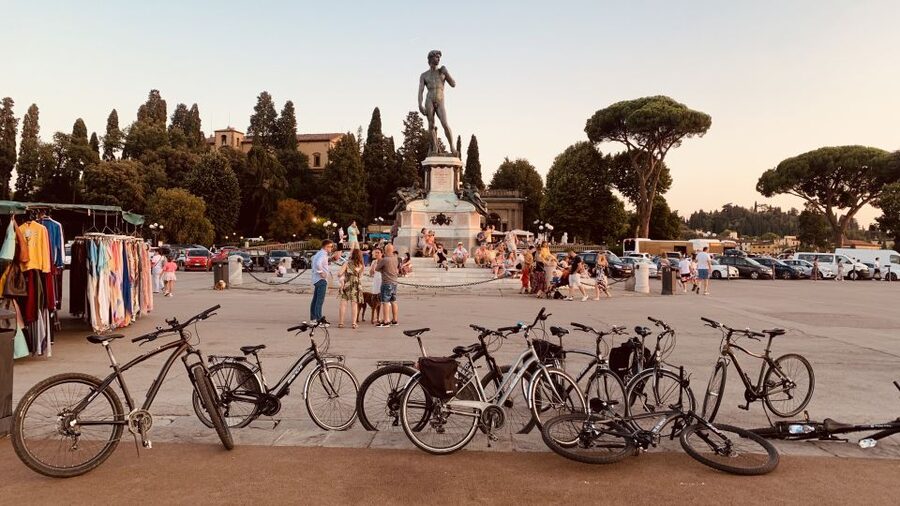 Florence: Guided Bike Tour with Piazzale Michelangelo - Why a bicycle works well in Florence