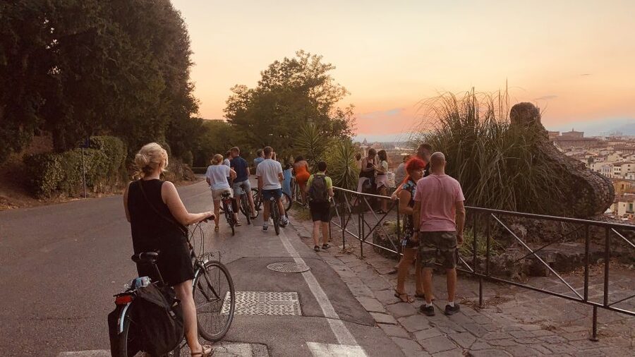 Florence: Guided Bike Tour with Piazzale Michelangelo - Santa Croce, Piazza della Signoria, and Dante