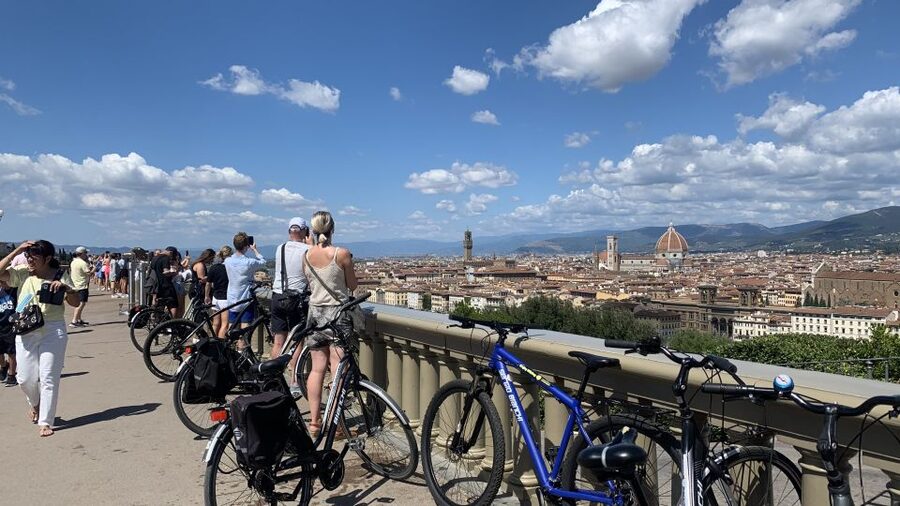Florence: Guided Bike Tour with Piazzale Michelangelo - What you learn about food and local customs