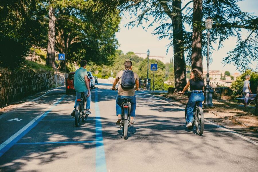 Florence: Guided Electric Bike Tour with Gelato - Returning beside the Arno