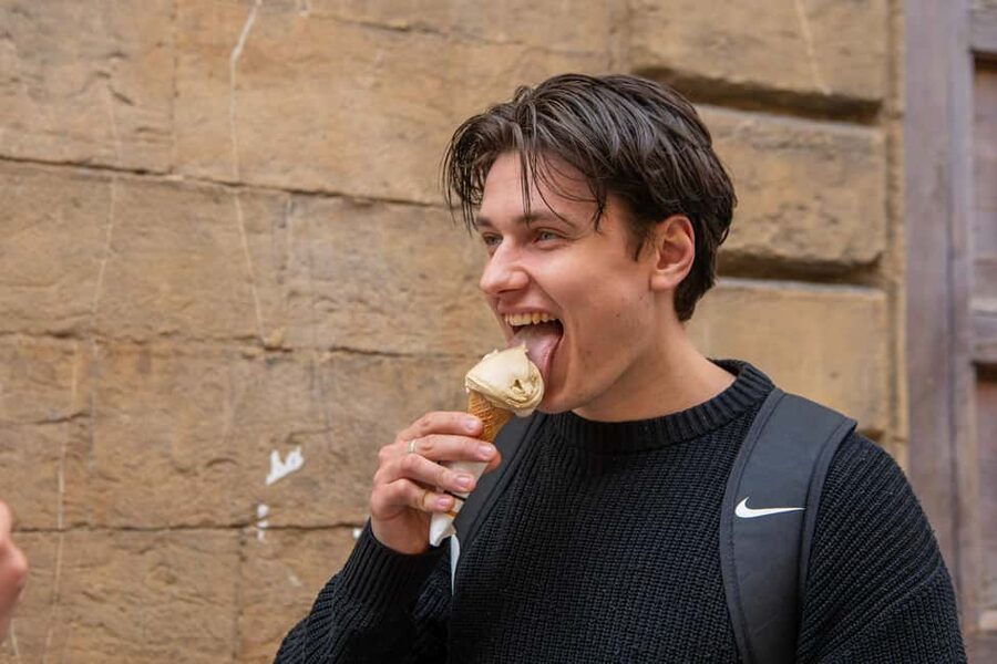 Florence: Guided Food Walking Tour with Tuscan Classics - Gelato and Chianti finish the meal