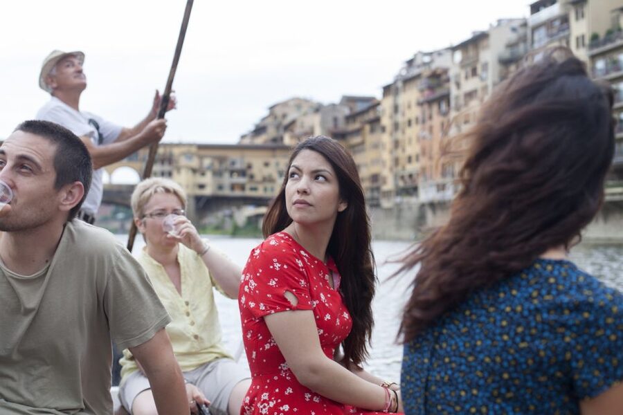 Florence: Guided Gondola Boat Tour with a Glass of Wine - The Uffizi and Vasari Corridor from the river