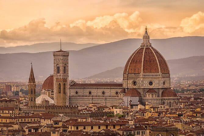 Florence: Guided tour of Santa Maria Del Fiore - The guides and listening equipment