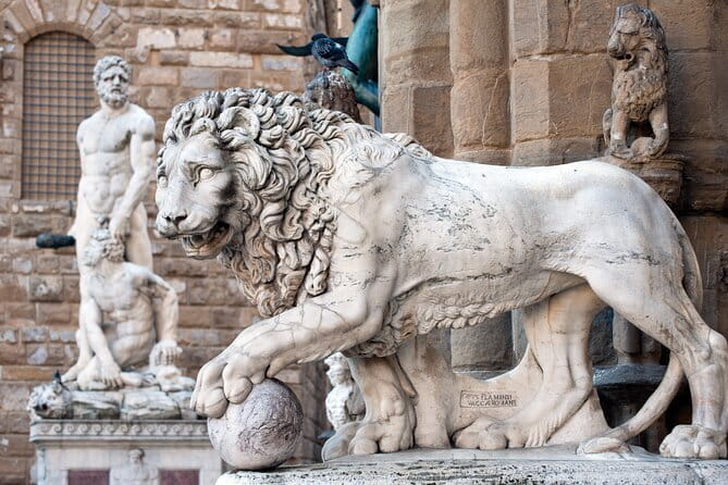 Florence Guided Walking Tour & Uffizi Ticket with direct access - Ponte Vecchio and the walk toward the Uffizi
