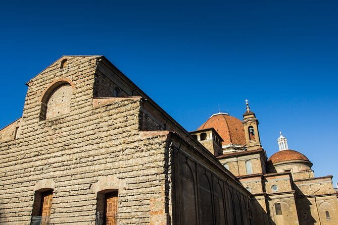 Florence Guided Walking Tour & Uffizi Ticket with direct access - Piazza della Signoria and Palazzo Vecchio