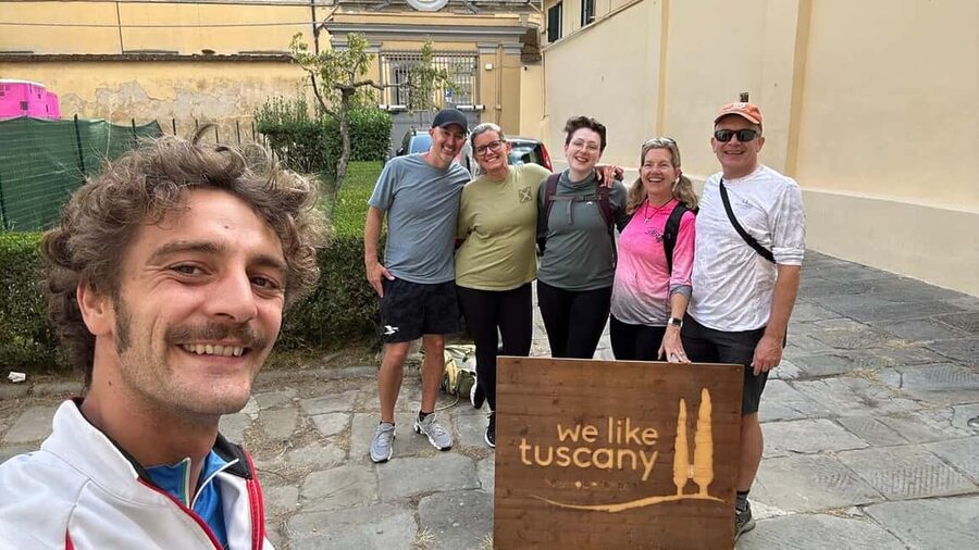 Florence: Half-Day Tuscan Countryside E-bike Tour with Wine - Old roads, villas, vineyards, and olive trees