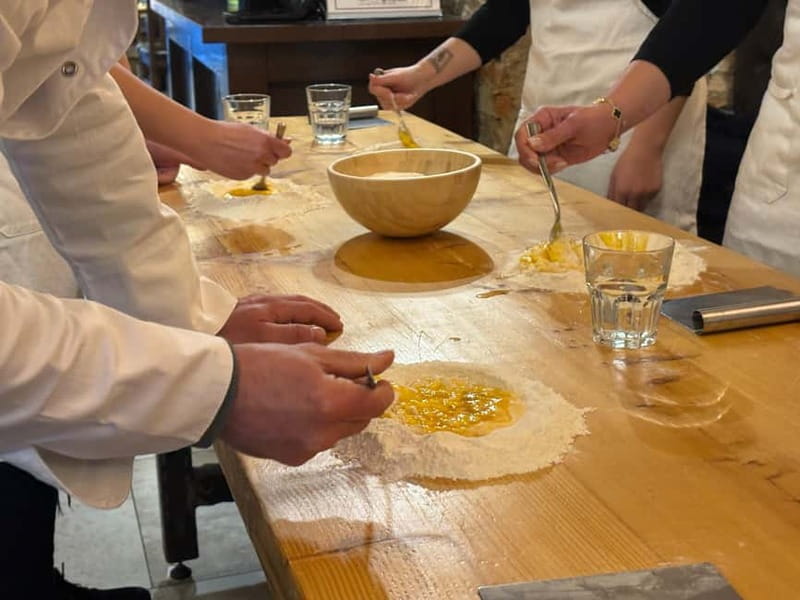 Florence: Handmade Ravioli & Pasta Class with Unlimited Wine - Entering the 15th-century Medici stable
