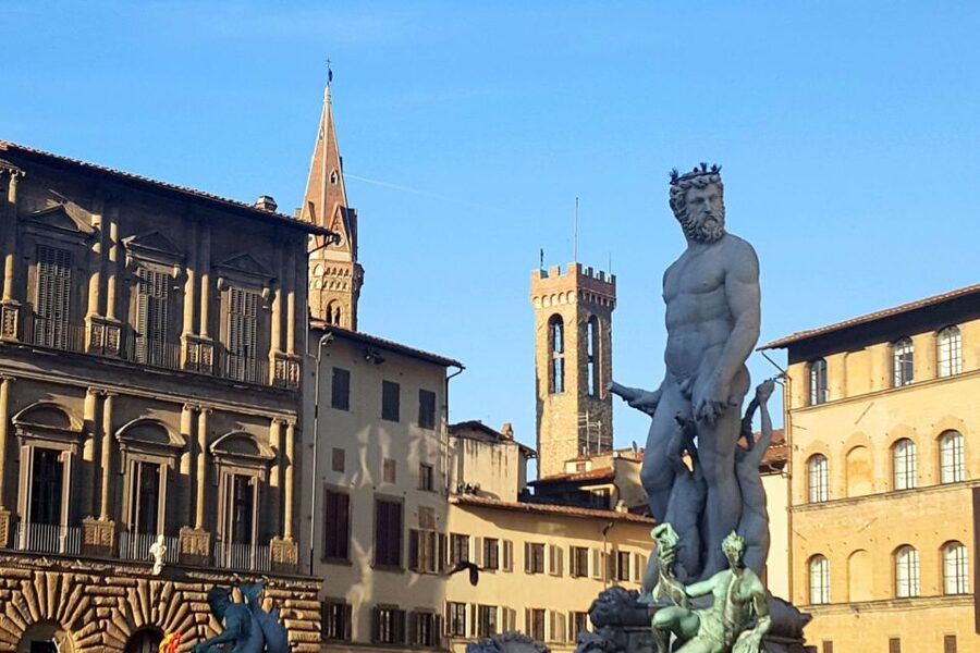 Florence: Heart of Florence Guided Walking Tour - Via Calzaioli and the small details between landmarks