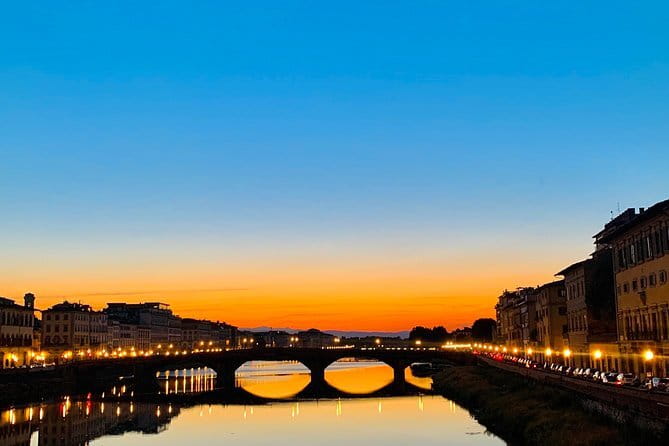 Florence Highlights Walking Tour By Night with Expert Guide - Key points at a glance