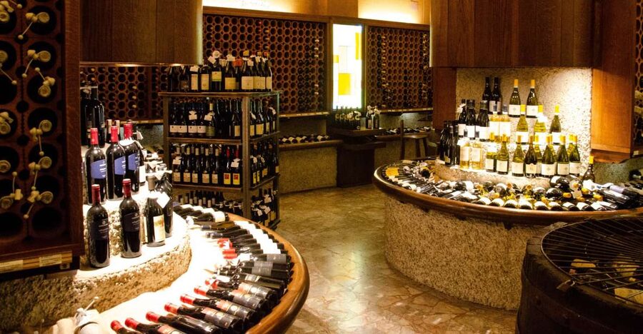 Florence: History Walking Tour with Wine Tasting - Ponte Vecchio and the city’s famous river crossing