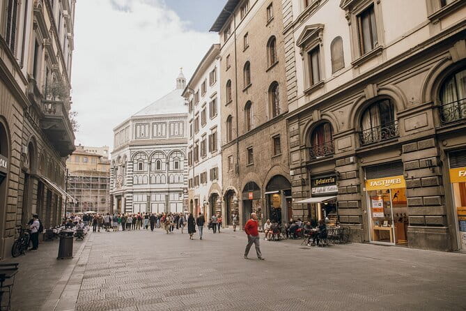 Florence in a Day: Michelangelo's David, Uffizi and Guided City Walking Tour - Group size, guides, and private upgrades