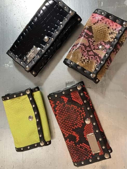 Florence: Leather Wallet-Making Workshop with Coffee - Coffee, tea, and a calmer pace
