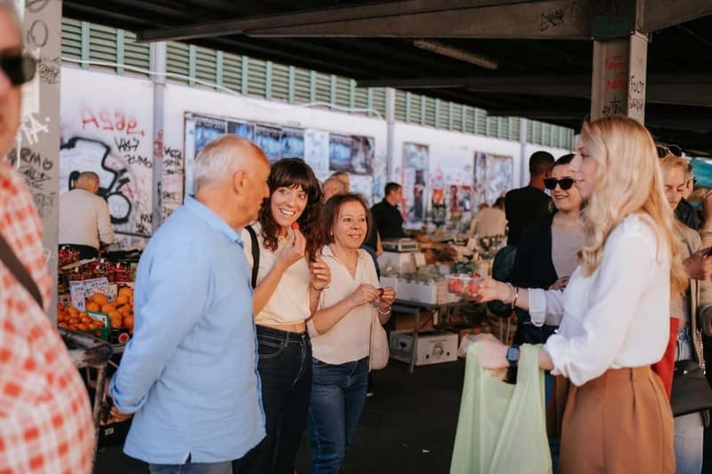 Florence: Local Food, Wine & Market Walking Tour - Walking Florence between the food stops