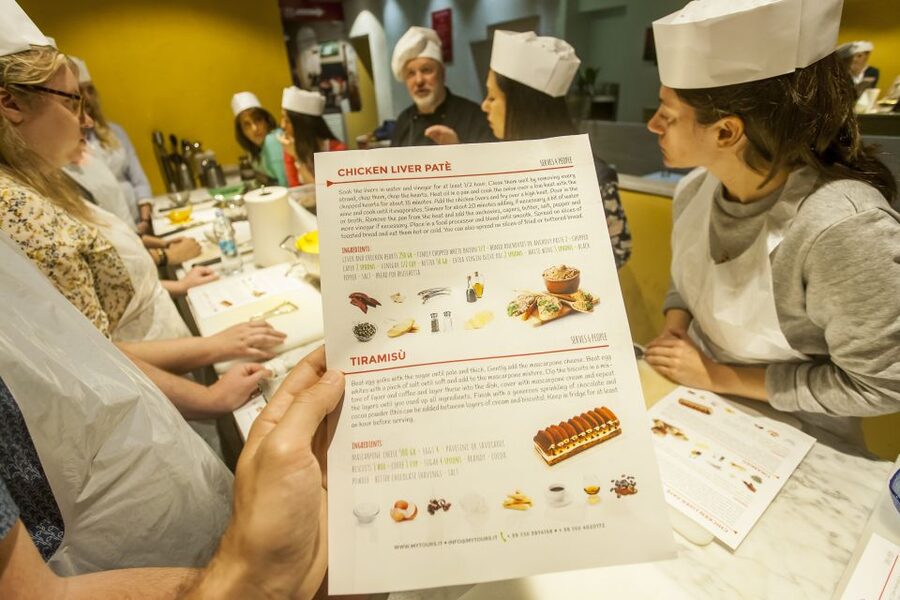 Florence: Market to Table Cooking Lesson - Meeting at Via Panicale and entering the market
