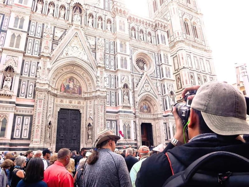 Florence: Medici Family Guided Walking Tour - Price, group size, and what you receive