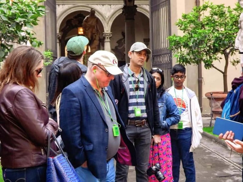 Florence: Medici Family Guided Walking Tour - Crossing Florence on Ponte Vecchio