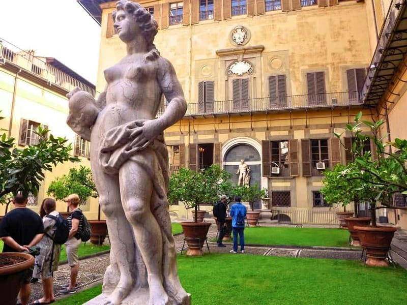 Florence: Medici Family Guided Walking Tour - What the guide can add to the experience