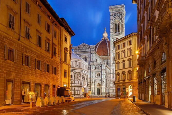 Florence Night Bike Tour with Wine and Aperitivo Picnic included - San Frediano and the first stretch along the Arno