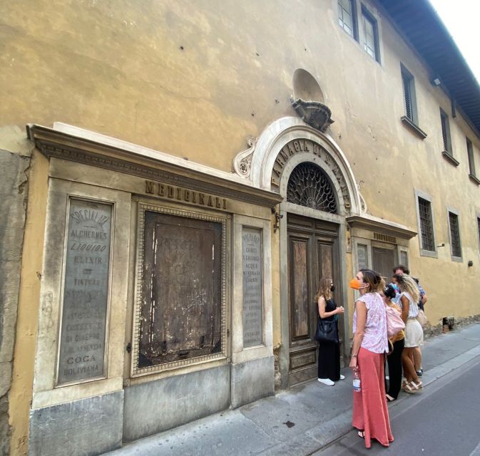 Florence: Occult & Esotericism Walking Tour For The Curious - The Annunziata bees and stories of fear