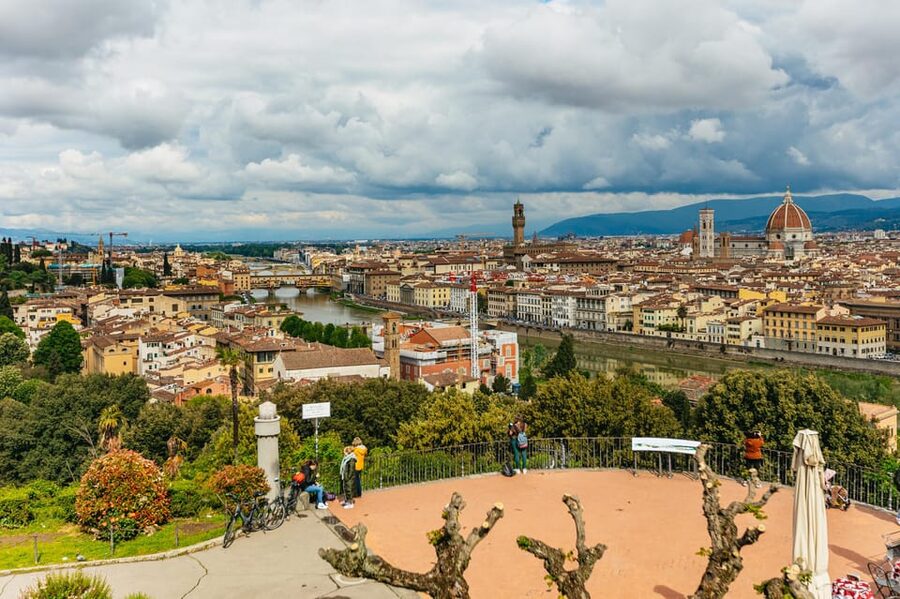 Florence: Old Town Golf Cart Excursion - The Arno, Santa Trinita, and Santo Spirito