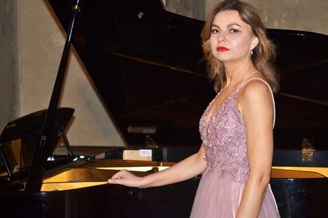 Florence Opera Concerts - Entering the Oratorio on Via San Giuseppe